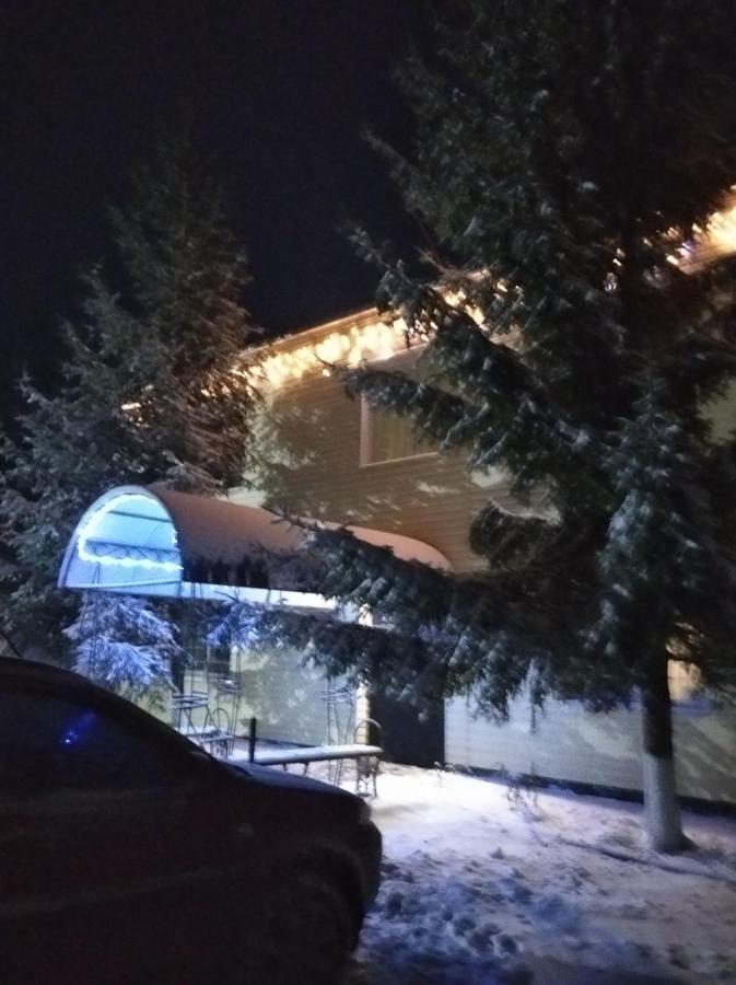 Hotel Gostynnyi Dvir Sharhorod Eksteriør bilde