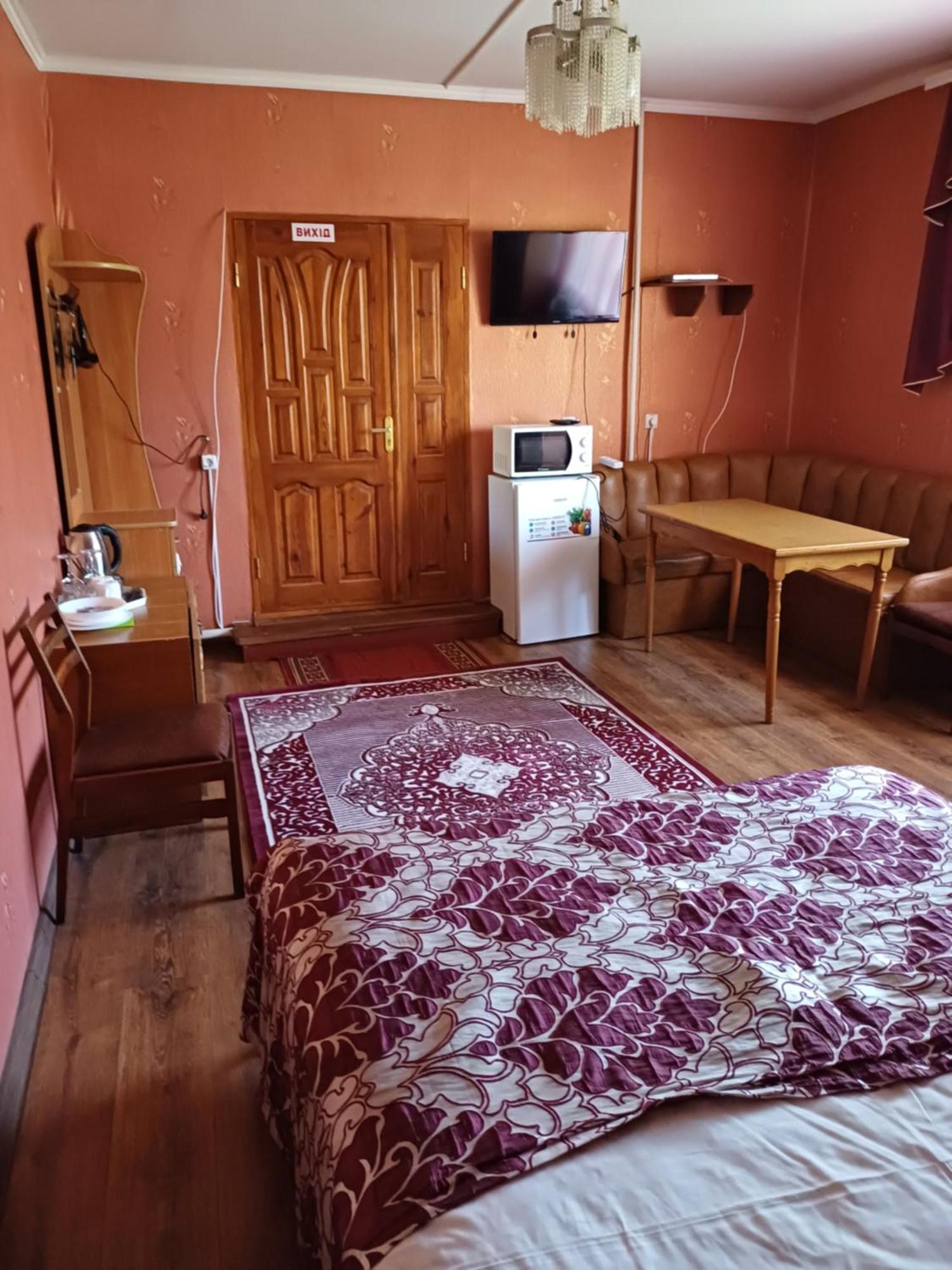 Hotel Gostynnyi Dvir Sharhorod Eksteriør bilde