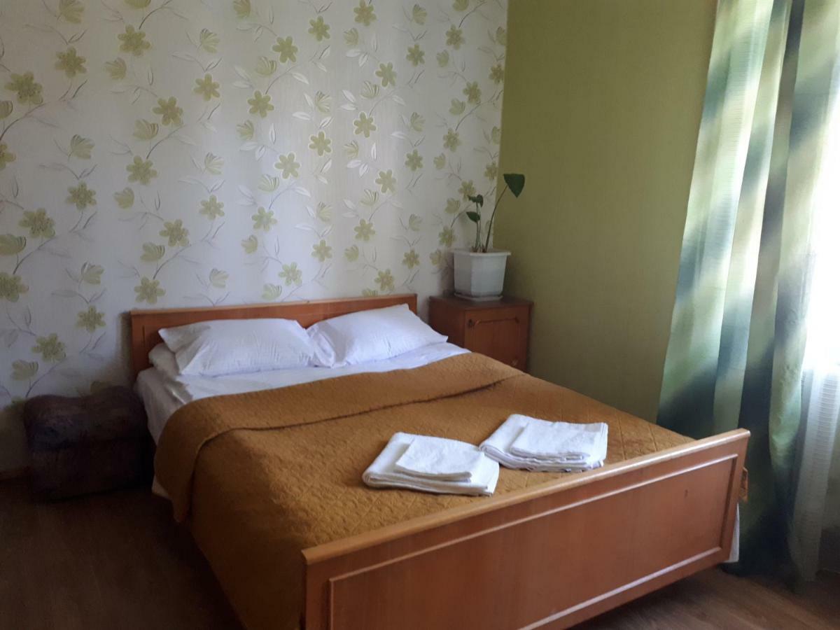 Hotel Gostynnyi Dvir Sharhorod Eksteriør bilde