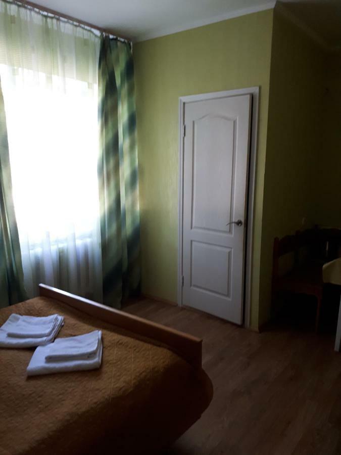 Hotel Gostynnyi Dvir Sharhorod Eksteriør bilde