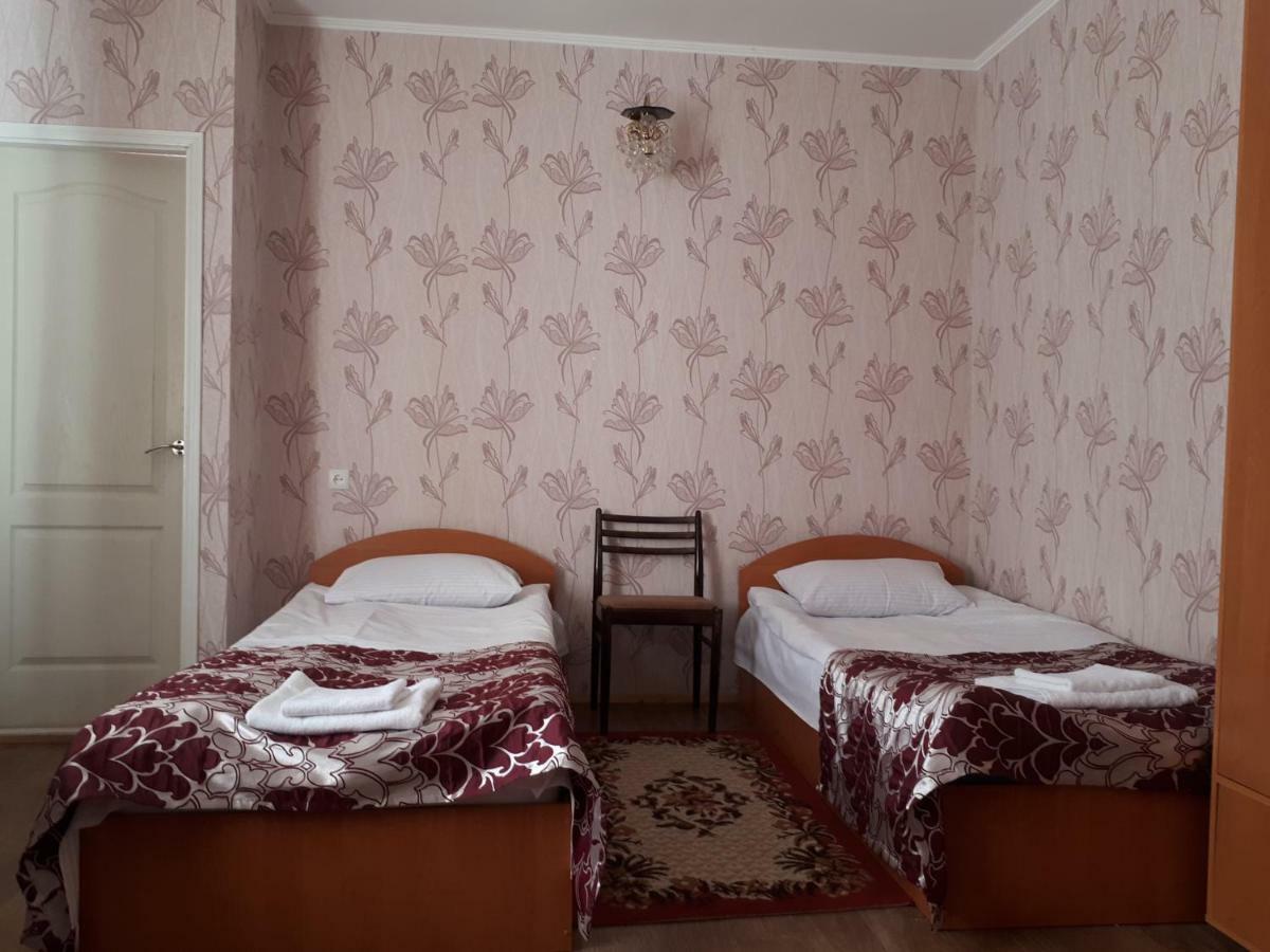Hotel Gostynnyi Dvir Sharhorod Eksteriør bilde