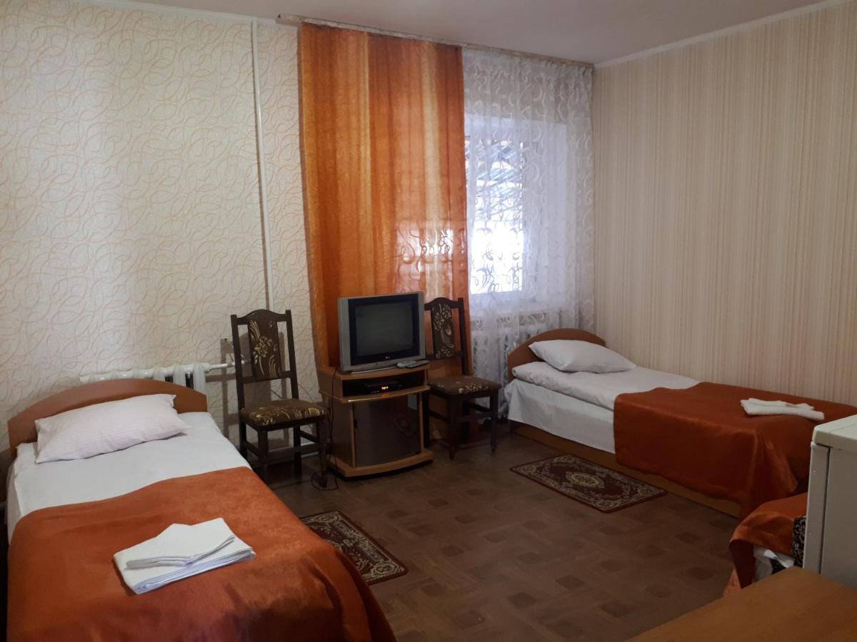 Hotel Gostynnyi Dvir Sharhorod Eksteriør bilde