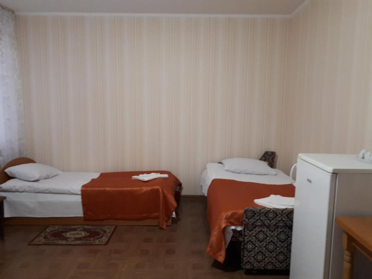 Hotel Gostynnyi Dvir Sharhorod Eksteriør bilde